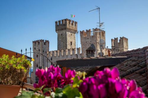 Sirmione4U - Domus by the Castle