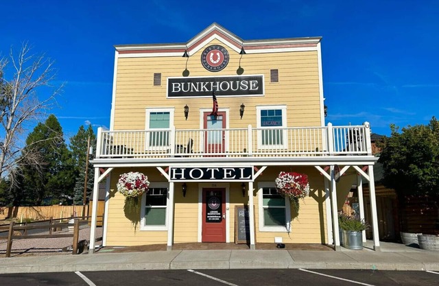 Sisters Bunkhouse - Horseshoe #4