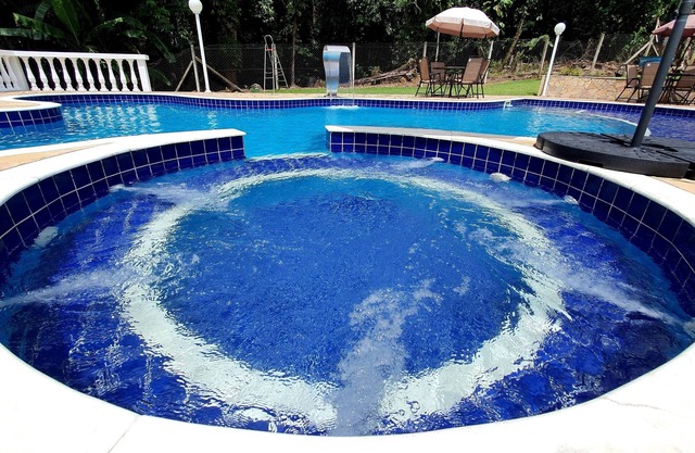 SITE IN UBATUBA WITH SWIMMING POOL AND FISHING POND