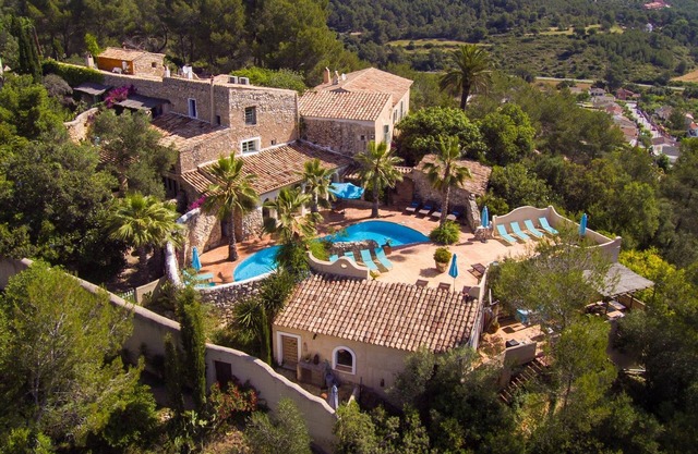 Sitges Hill Retreats - Masia Nur: 22 bedrooms divided over 9 houses, 44 guests