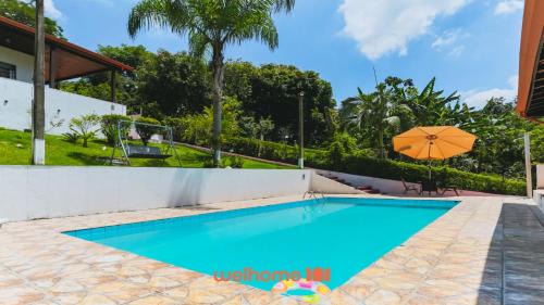 Sitio em Aracariguama com Piscina e Churrasqueira