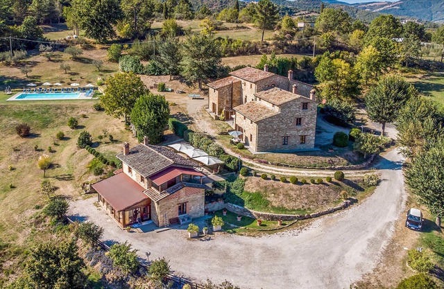 Situated on a panoramic hill, this inviting stone house welcomes you in Lugnano.