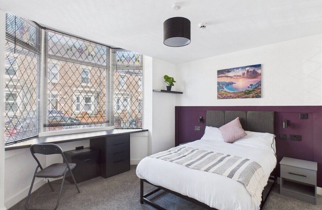 Six bedroom home with en suites
