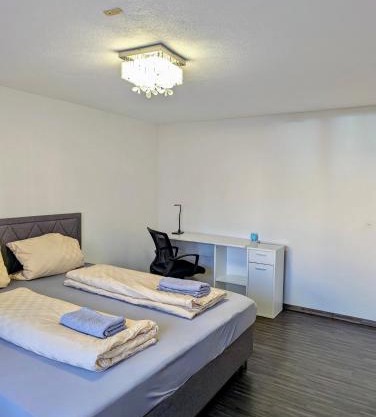 SiYen three with 24h Check-in