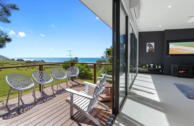 SKENES RETREAT - views of the ocean from the deck