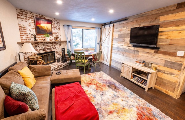 Ski, Hike, Fun - Great Location! Perfect 2 Br/2 Ba Condo!