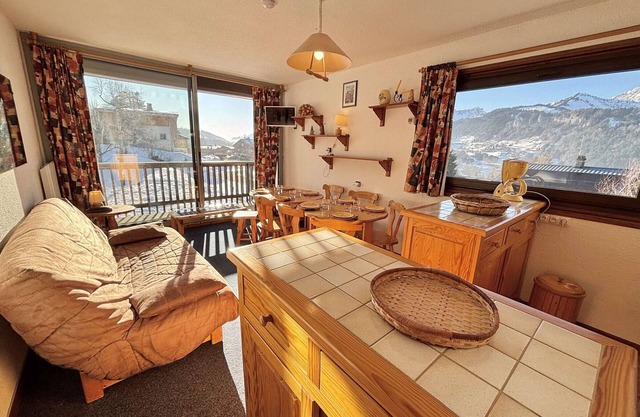 Ski-In/Ski-Out 3-BR Apt in Notre-Dame-de-Bellecombe, Sleeps 8, Mountain Views, Pool & Tennis