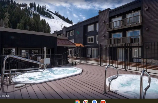 Ski In/Out Red Wolf Lodge at Olympic Valley