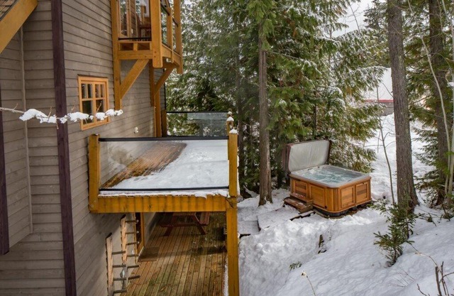 Ski In, Ski Out Awesomeness!
