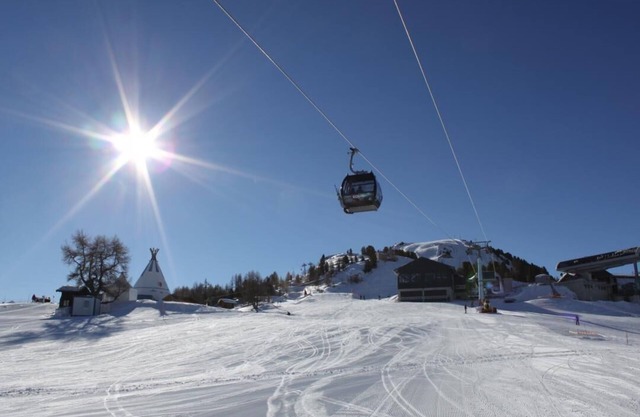 SKI IN/SKI OUT Beautiful on Piste 2 Bedroom apartment in Veysonnaz, Switzerland
