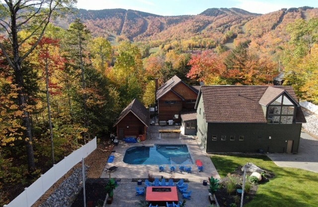 Ski in, ski out! Custom Spa Retreat. Direct access to Sunday River Resort