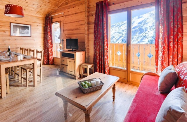 Ski-in/ski-out & foot of the slopes, fitness, swimming pool, balcony, tv, 25-30m², Valmeinier