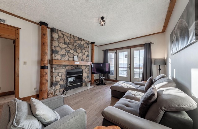Ski in/Ski out, Spa, Fireplace, Parking, View