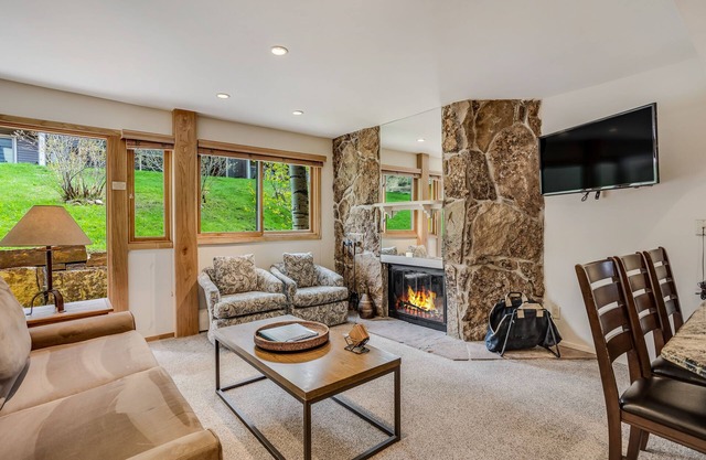 🏔️Ski-In, Ski-Out~Hot Tub~Studio Deluxe 403🏔️