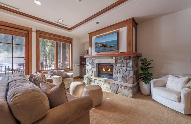 Ski-in/Ski-out Village at Northstar Residence! - 310 Iron Horse South
