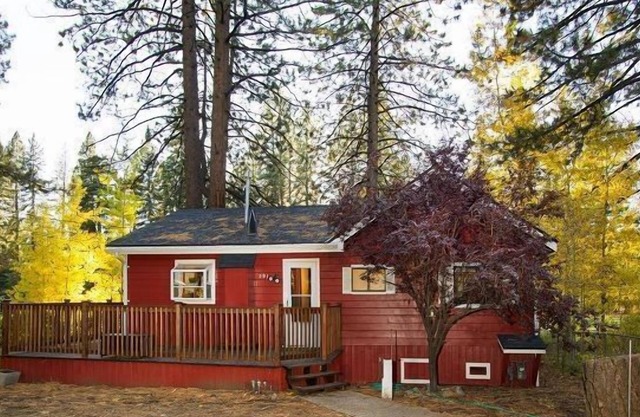 Ski Lease - RED CABIN on Golf Course, Minutes to Northstar, dog ok
