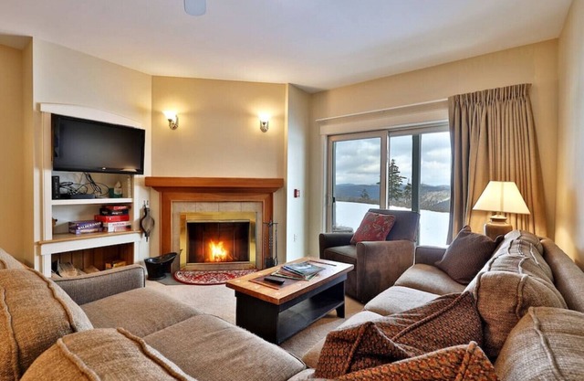 Ski on/Ski off Solitude Condo with Fireplace