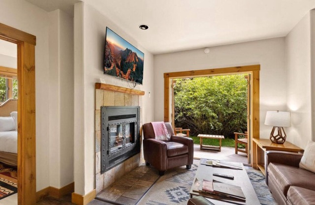 Ski Side Retreat: Soak, Ski, Sip