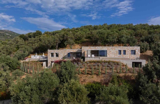 Skiathos Stone Villas