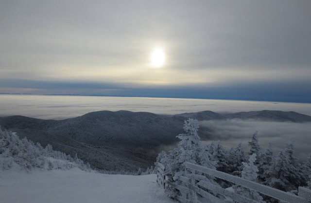 Skiers and Golfers Paradise - Ski In/Ski Out with private hot tub and steam room