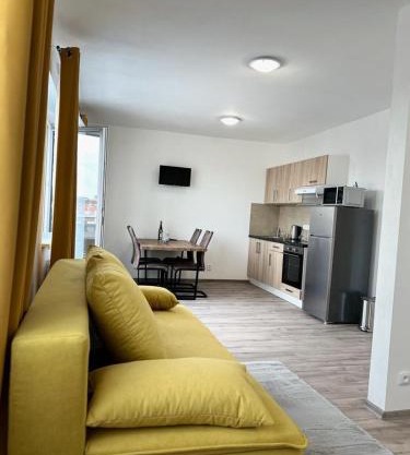 Sky Apartments 511