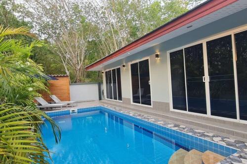 Sky Blue Pool Villa Aonang