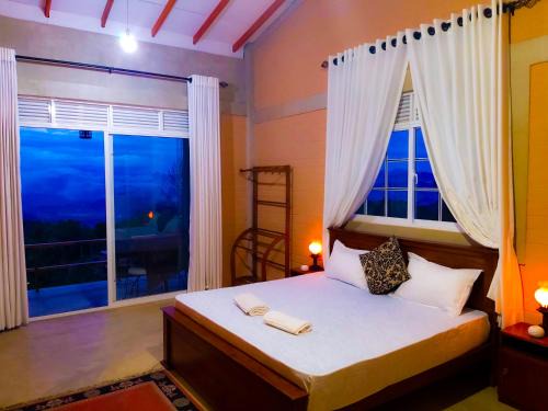SkyDeck Mountain Villa