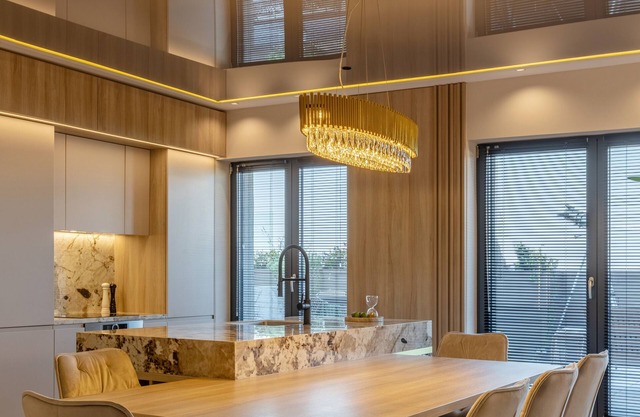 Skylight Penthouse Bucharest in Center area! Luxury, Hot tub, 360 degree views!