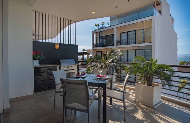 Skyline 2B-Breathtaking Views in Romantic Zone-S501