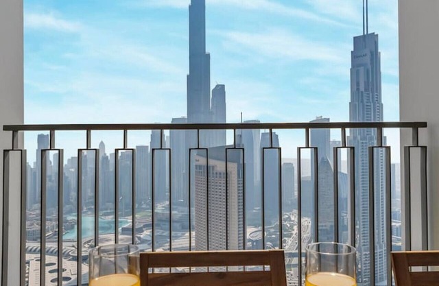 Skyline Chic 4BR | PS5 | Burj & Fountain Views