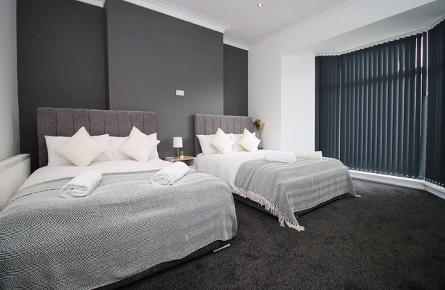 Skyline Remarkable 2-bed Apartment in Swansea