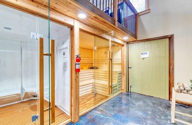 Skyline Spay Cabin | Hot Tub | Sauna | Steam Room
