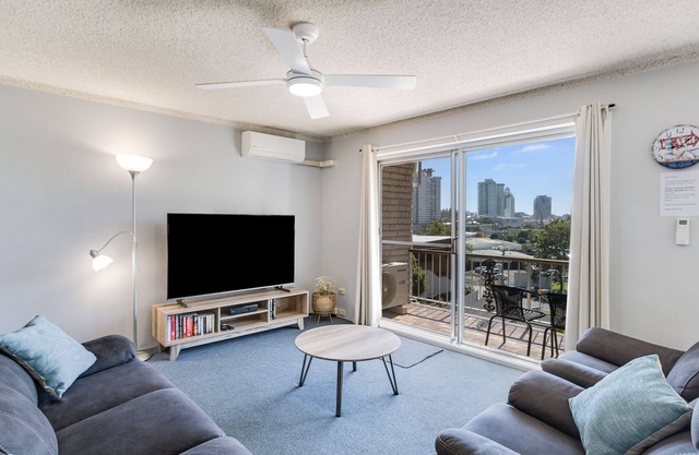 Skyline Unit 12- Located in central Coolangatta easy walk to beaches, cafes & shops, Wi-Fi Inc.