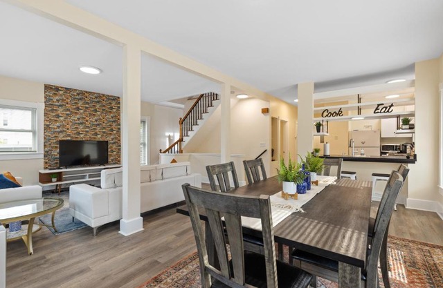 Skyrise Two Stories - Centrally Located