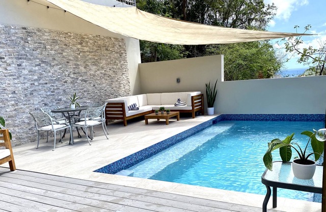 Skytop Studio- Pool- National Park View- 1 Bedroom
