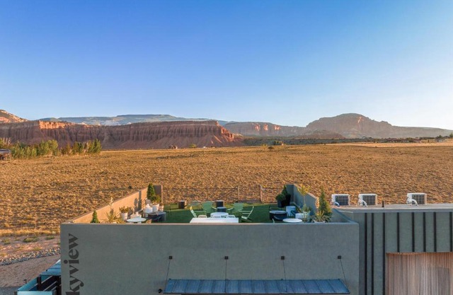 Skyview Hotel