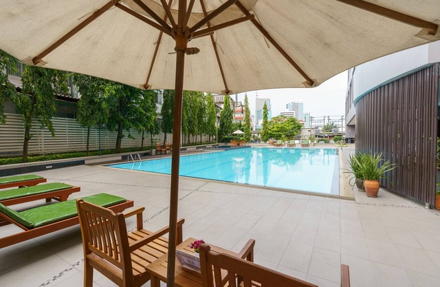 SKYVIEW@MRT/7-Eleven/Gym/POOL/Hi-SWifi/DailyClean/ETK