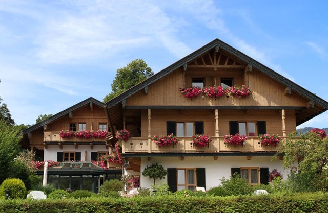 SL Hotel