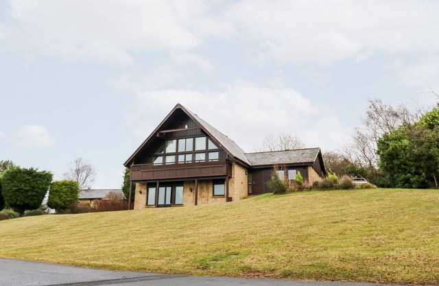 SLALEY PARK VILLA, family friendly, with open fire in Hexham