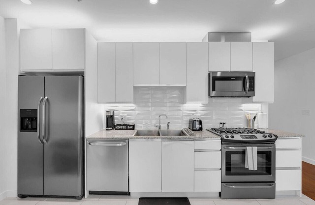 Sleek 1BR Near BOKCenter-Gym,Lounge,Balcony,PetOK