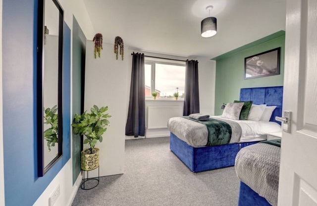 Sleek and Stylish 3 Bed House In Central Hull