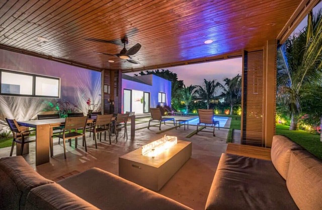 Sleek Brand New Home+Heated Pool+Basketball Court