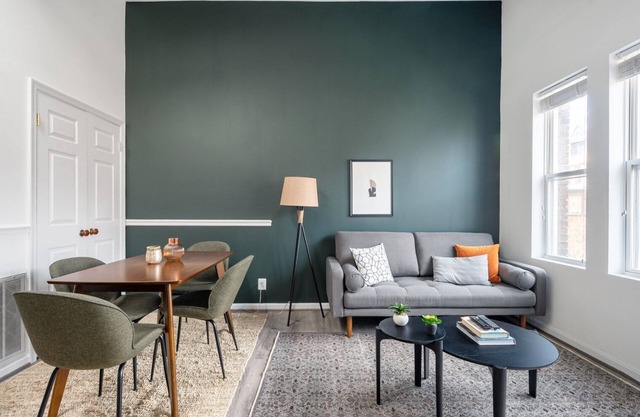 Sleek, Dupont Circle 2BR nr. U Street, Metro & Glen’s Mkt, by Blueground