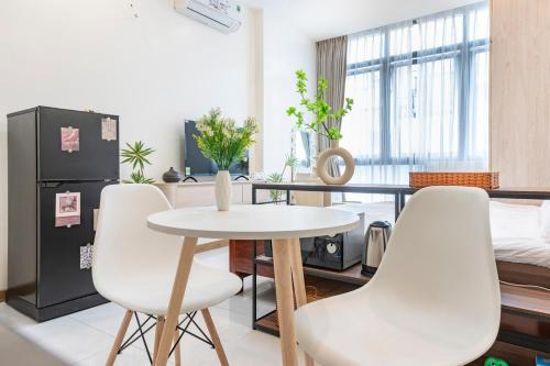 Sleek home saigon, Modern and newly built room