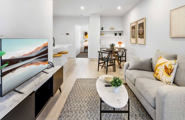 Sleek Modern 1-Bed Apartment with Study Space