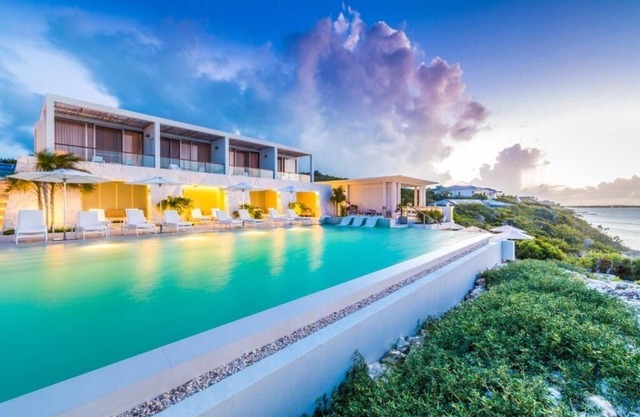Sleek Oceanfront Suite Offering Boutique Vibes & Relaxed Luxury