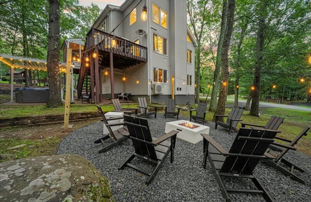Sleeps 10 Hot Tub Paddle Boards Arcade Games