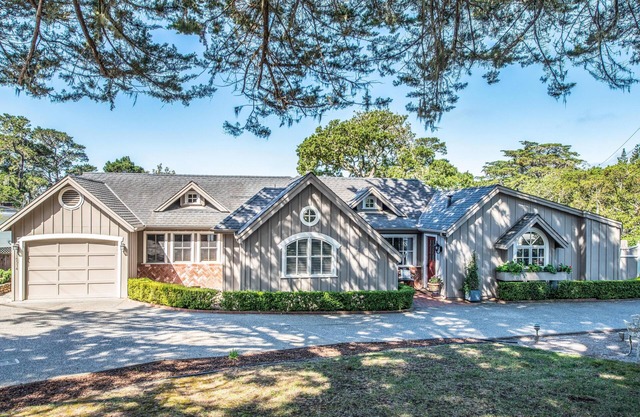 Sleeps 10 with 3 full bathrooms -Carmel, Peace of Heaven Family Vacation Home