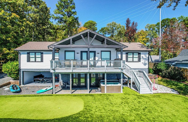 Sleeps 12, 16ft Water Depth, 2 Game Rooms, Hot Tub, Fire Pit, Pool Table + MORE!