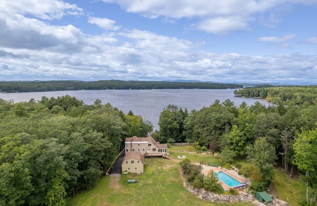 SLEEPS 14 WITH INGROUND POOL